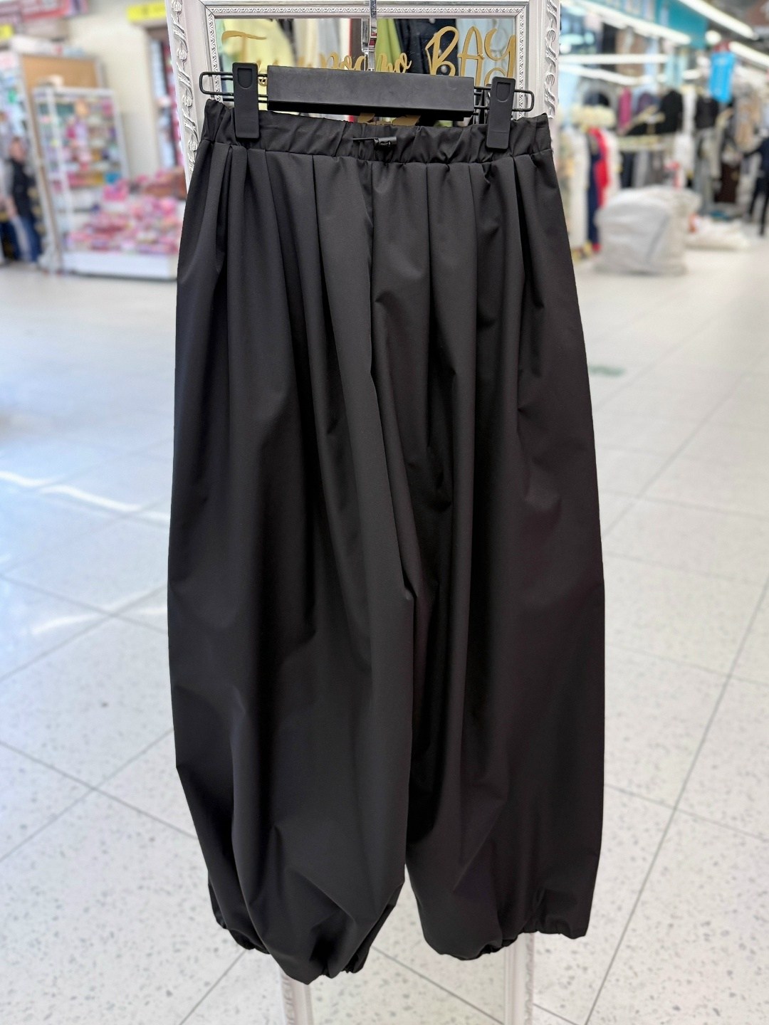 брюки модные,широкие брюки,бежевые брюки,широкие женские брюки,брюки джоггеры