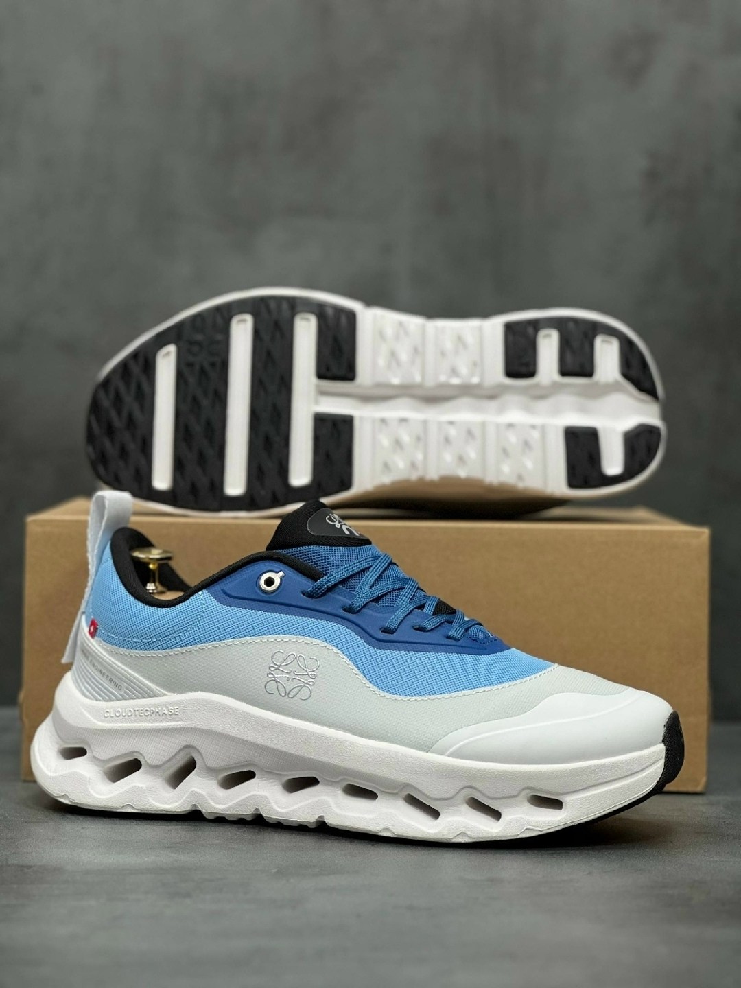 кроссовки,кроссовки cloudtilt 2 blue/white из коллаборации с loewe on running,женские кроссовки,кроссовки женские мужские,on cloud x повседневные кроссовки loewe 9719