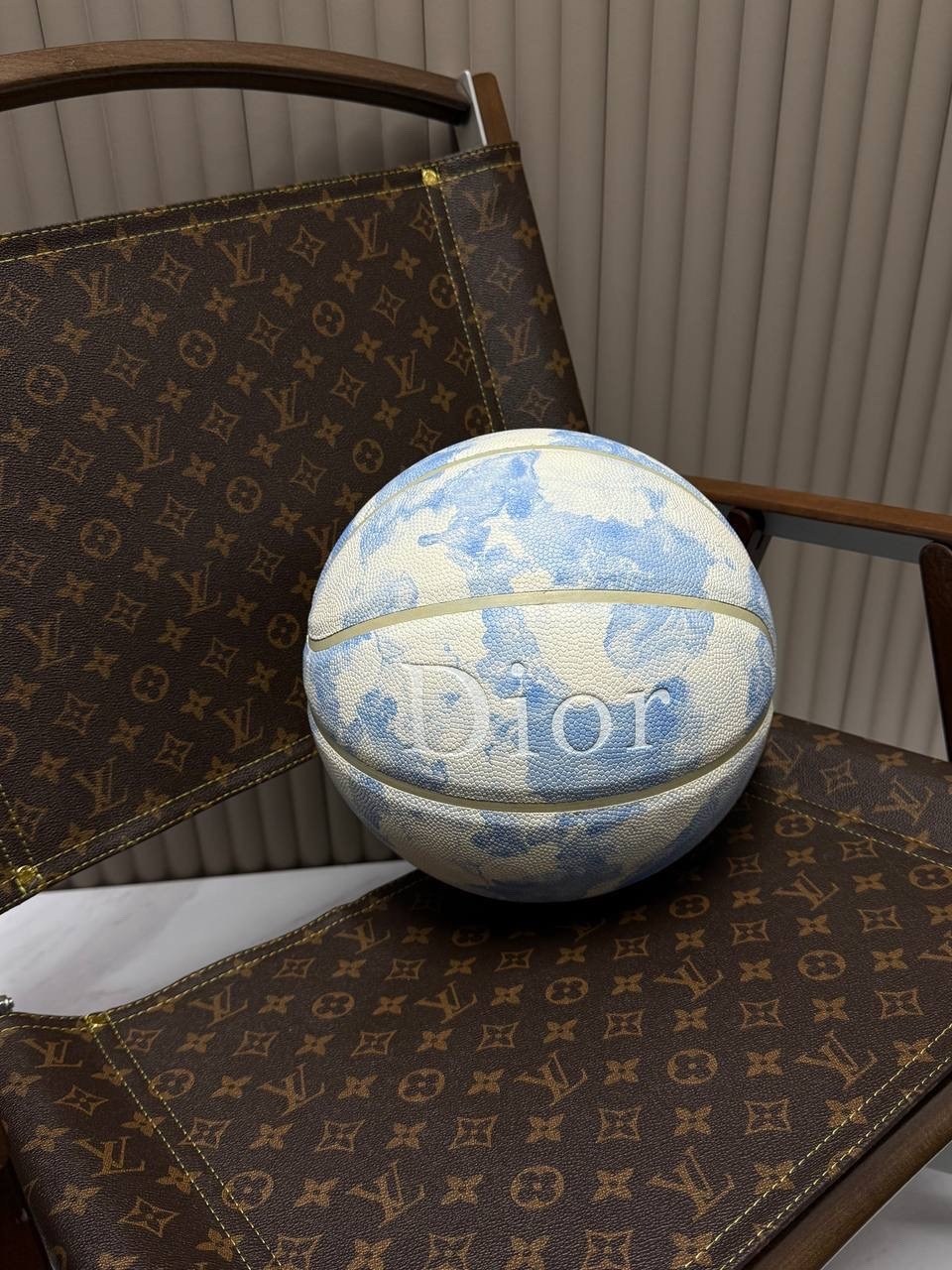 луи витон баскетбольный мяч,баскетбольный мяч louis vuitton,баскетбольный мяч lv,баскетбольный мяч диор,баскетбольный мяч