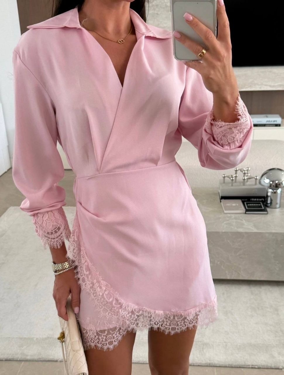 халат шелковый с кружевами,халат с кружевом,халат с кружевными вставками бледно-розового цвета,халат кружевной,халат с кружевными вставками розового цвета