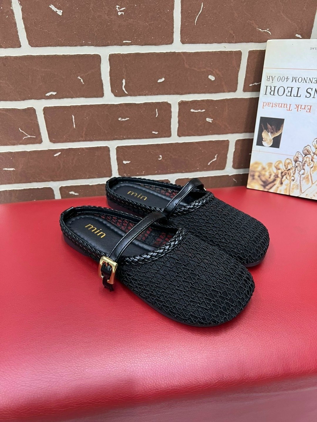 ,балетки alaia,балетки женские,модные тапочки,модная женская