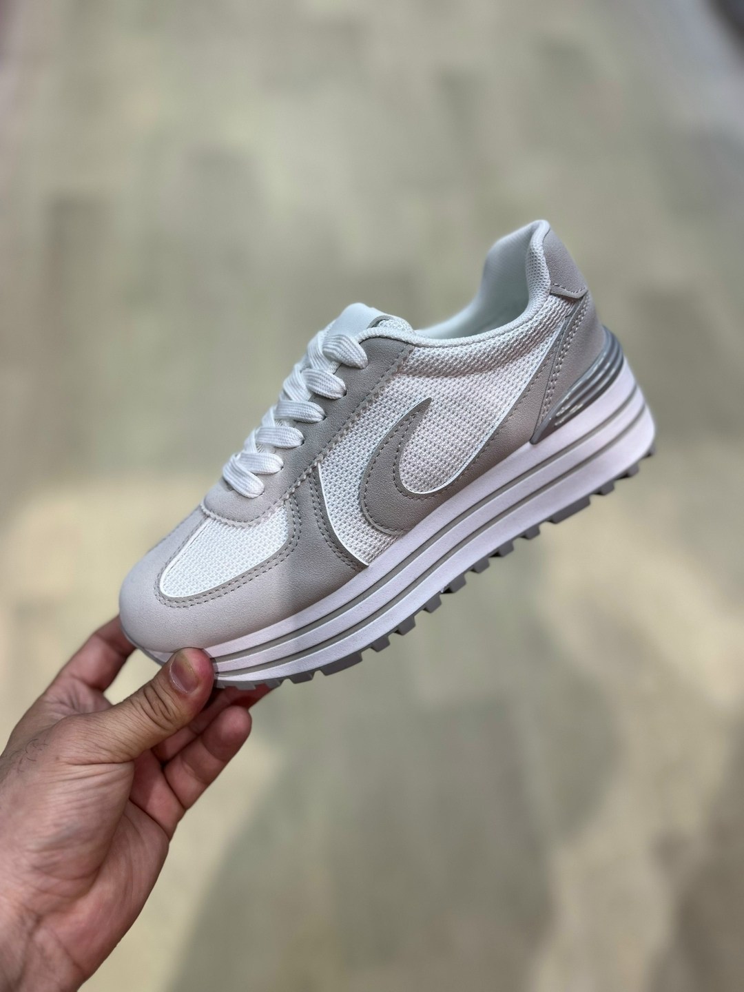 женские кроссовки,кроссовки,кроссовки для женщин,кроссовки модные,повседневные кроссовки