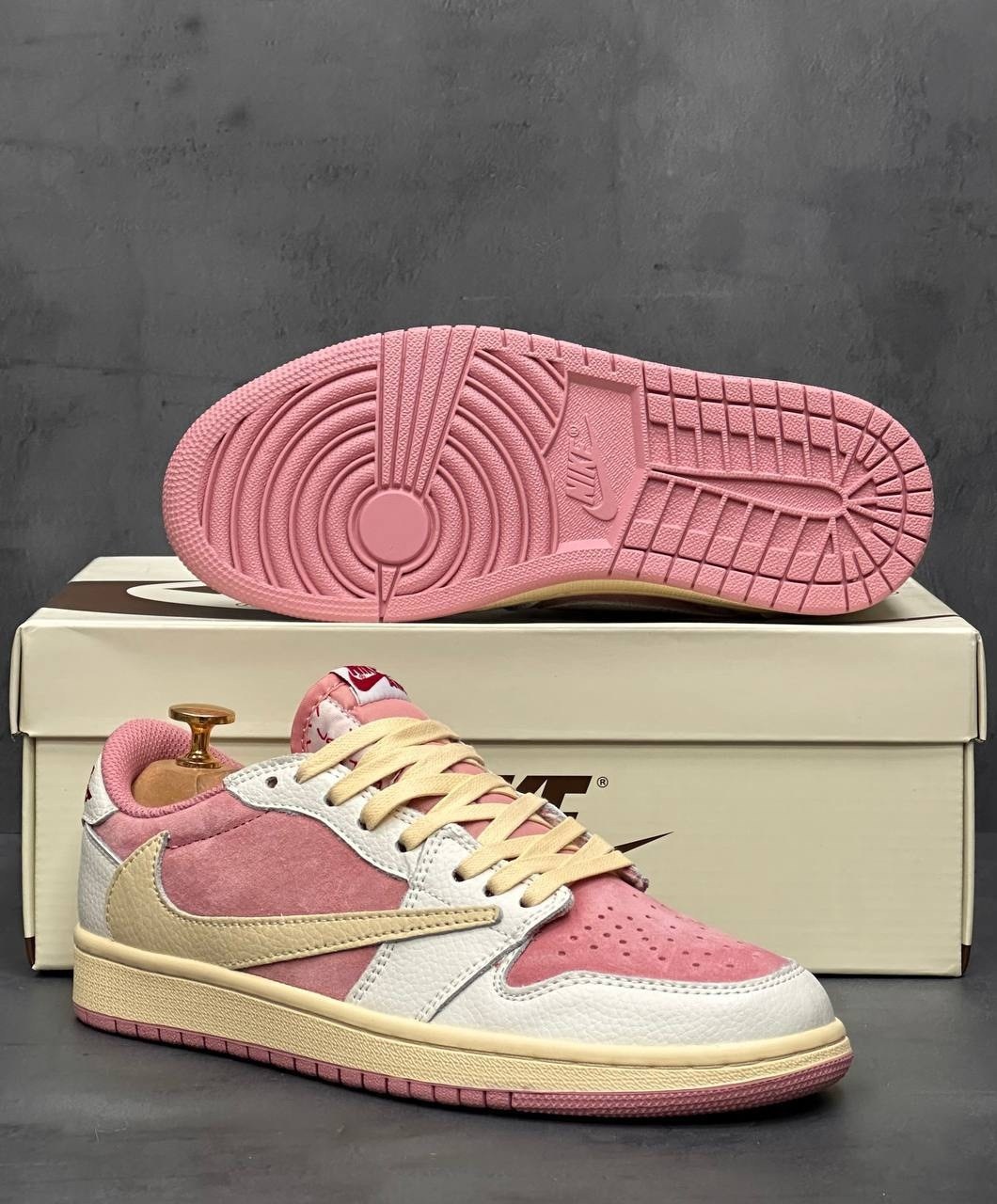 travis scott x air jordan 1 low sail shy pink,кроссовки travis scott x air jordan 1 low sail shy pink,кроссовки air jordan 1 low x travis scott 'shy pink' unisex,travis scott x air jordan 1 low og 'sh