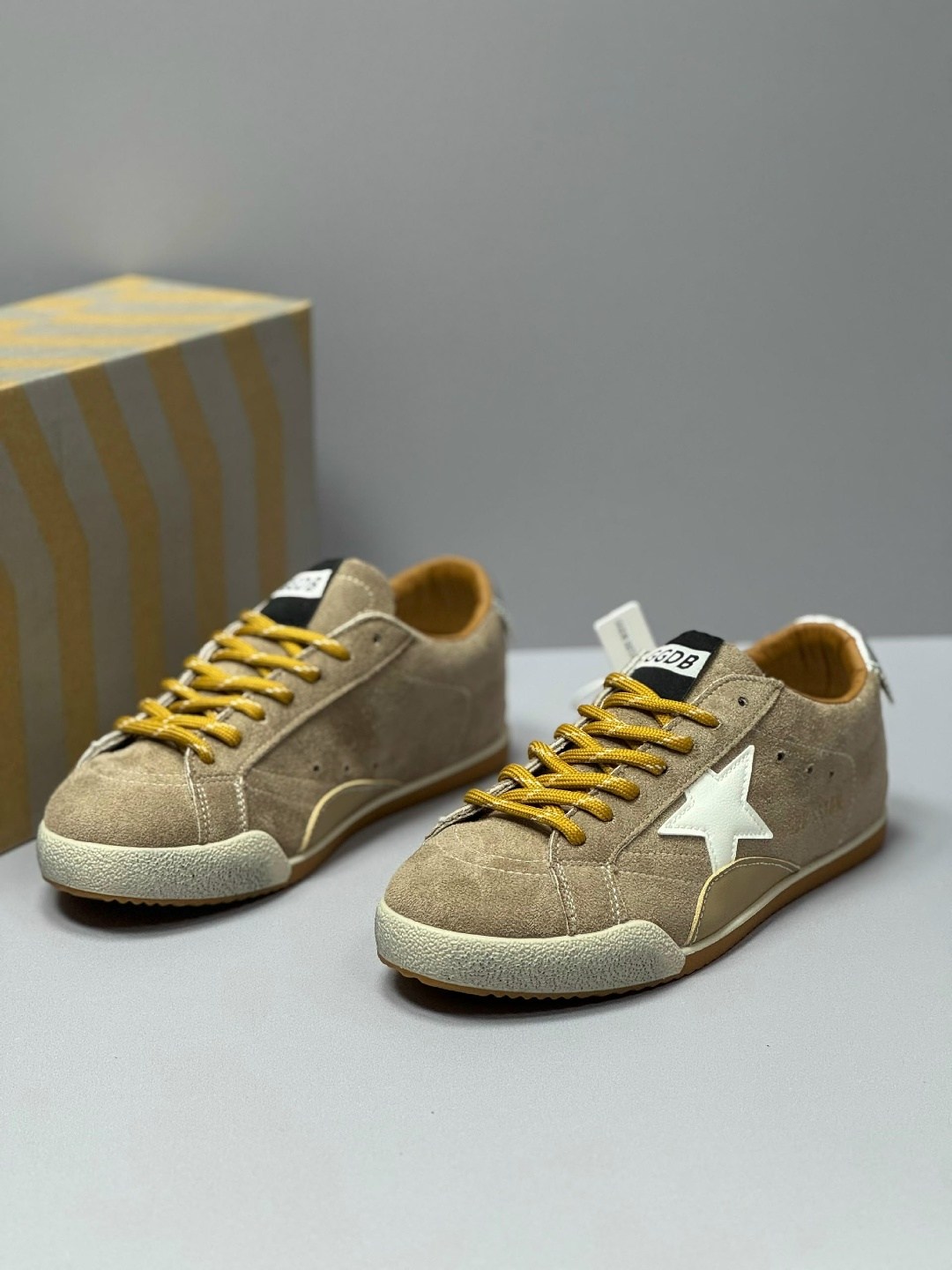 golden goose кроссовки,кеды golden goose,,кеды женские golden goose ball star бежевые 41 eu,кеды super-star classic golden goose коричневый