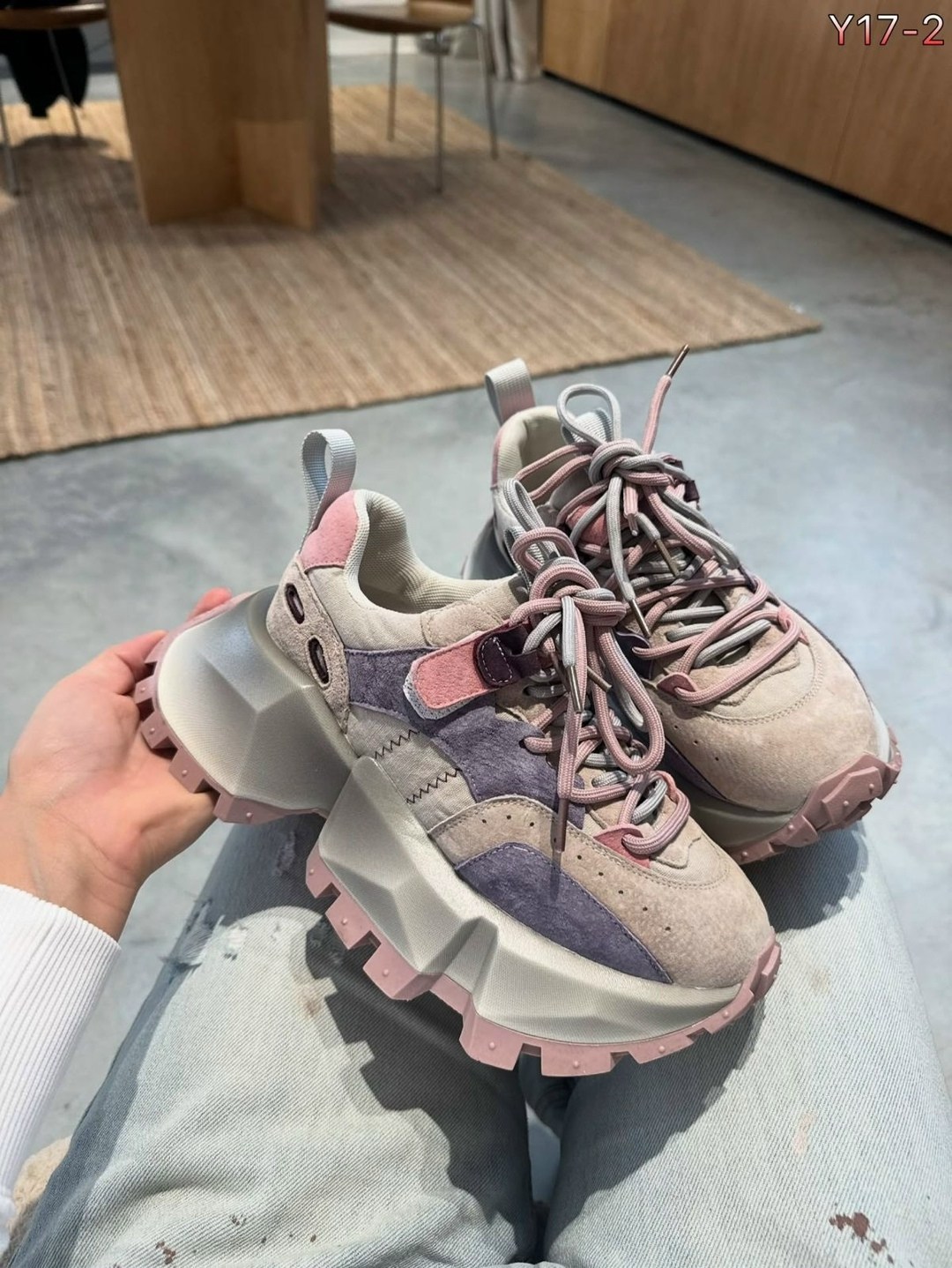 женские кроссовки,женские массивные кроссовки,,массивные кроссовки,спортивная