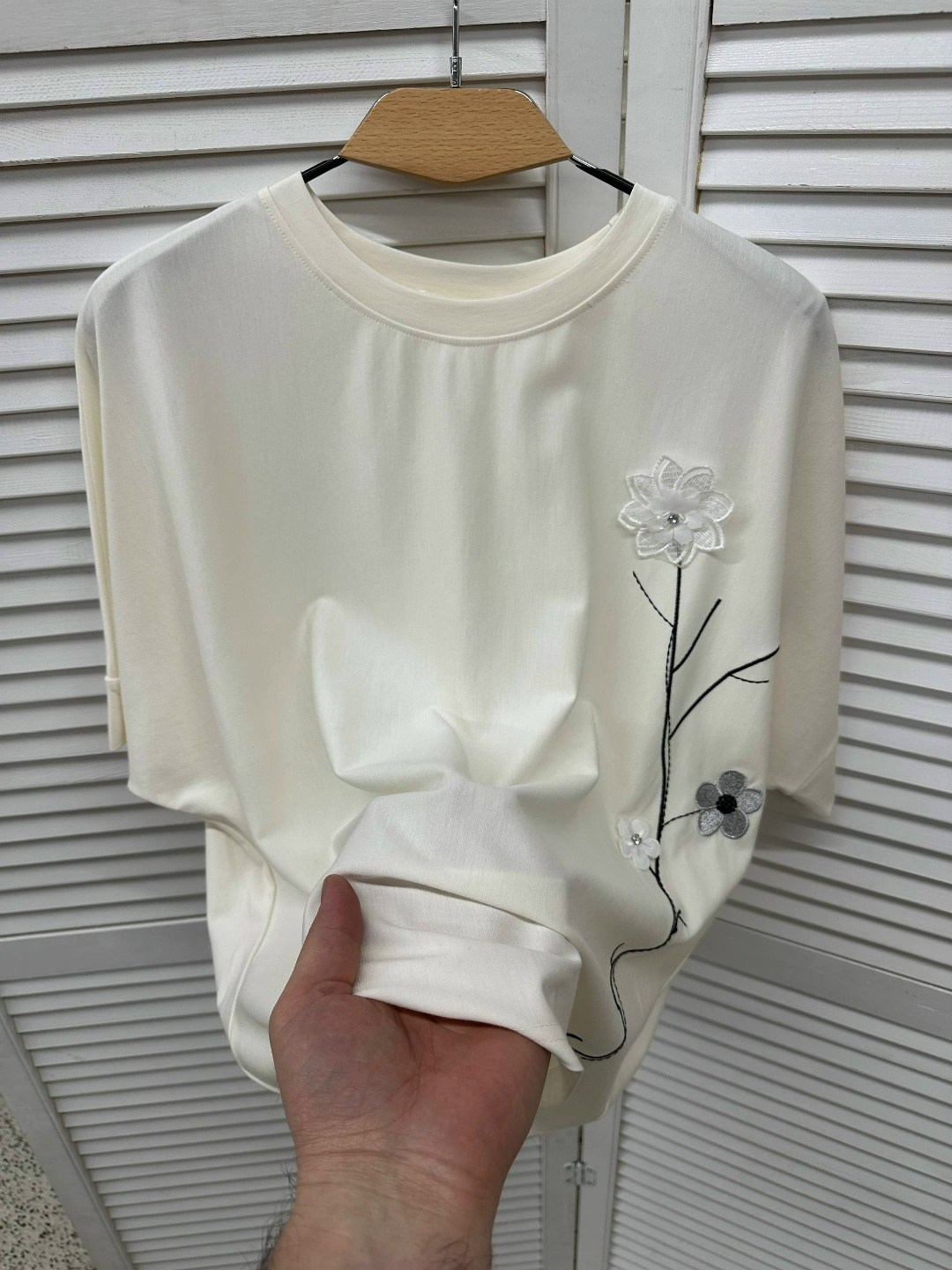 футболки женская,женская кофта,футболка,футболка с вышивкой,свитшот с вышивкой