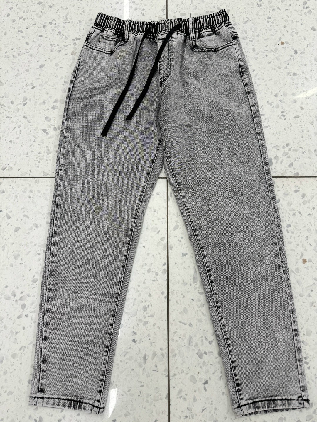 джинсы мужские,джоггеры джинсовые,джинсы джоггеры,серые джоггеры,джинсы бананы зауженные