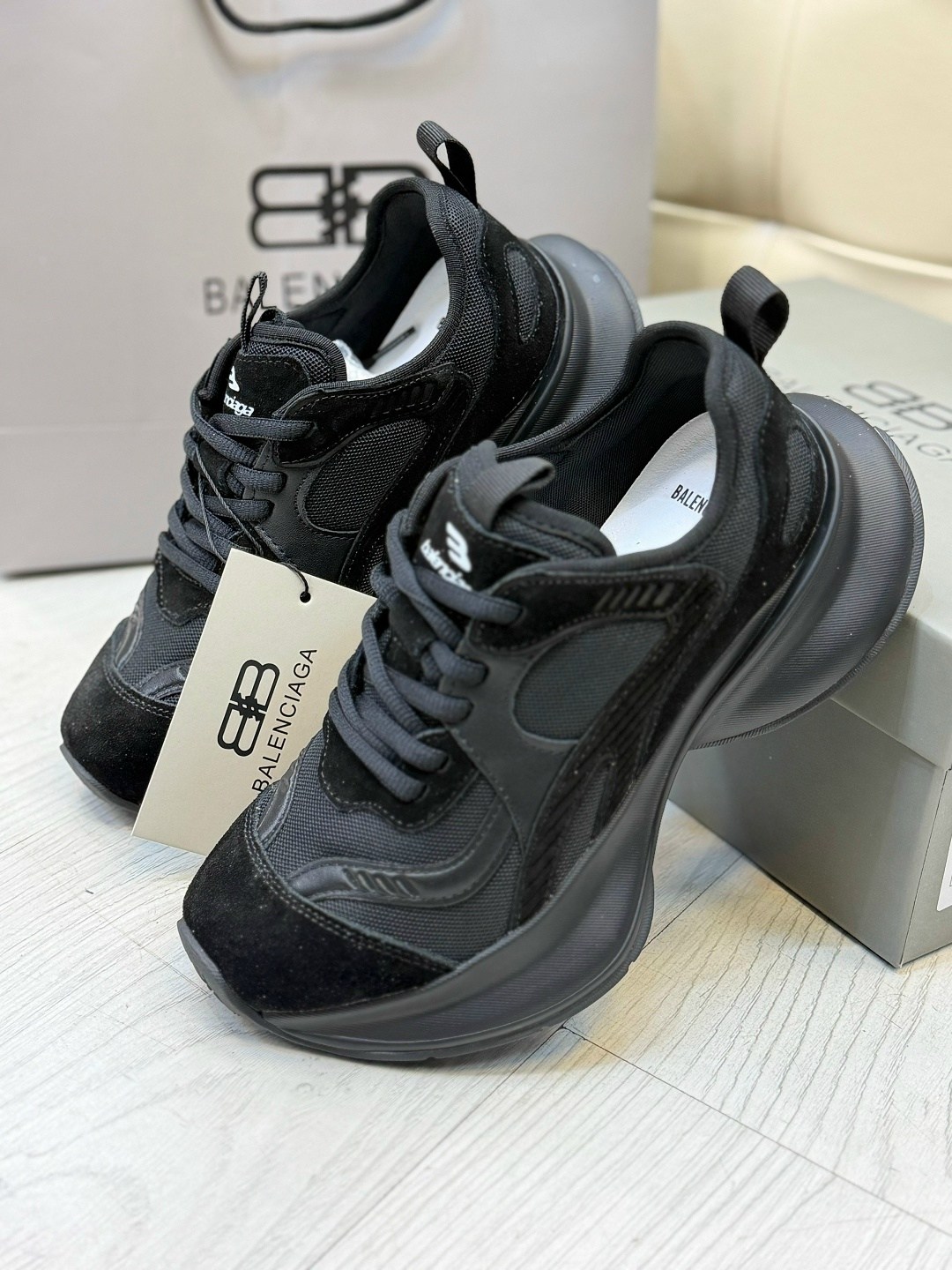 кроссовки женские balenciaga,кроссовки balenciaga,кроссовки баленсиага женские,кроссовки баленсиага черные,кроссовки баленсиага мужские