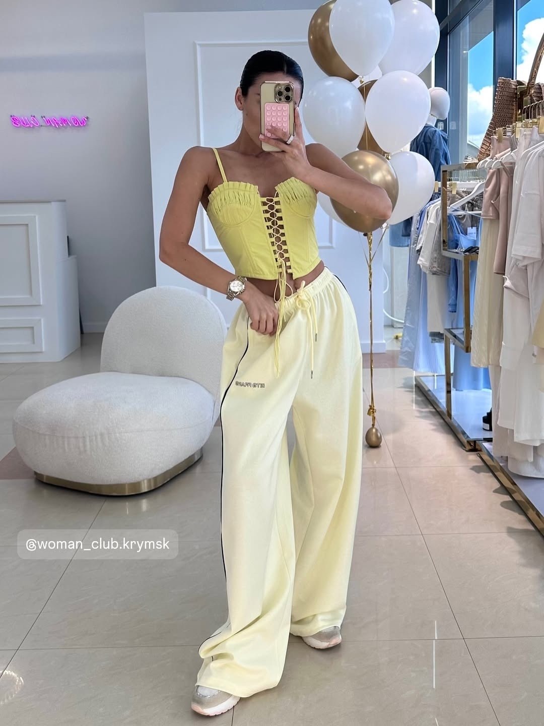 брюки спортивные женская,летние брюки,брюки стильные,модные наряды,брюки палаццо