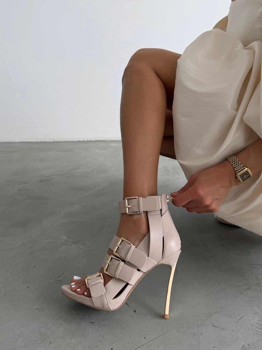 ,стильные босоножки,модные босоножки,каблуки босоножки,женские босоножки