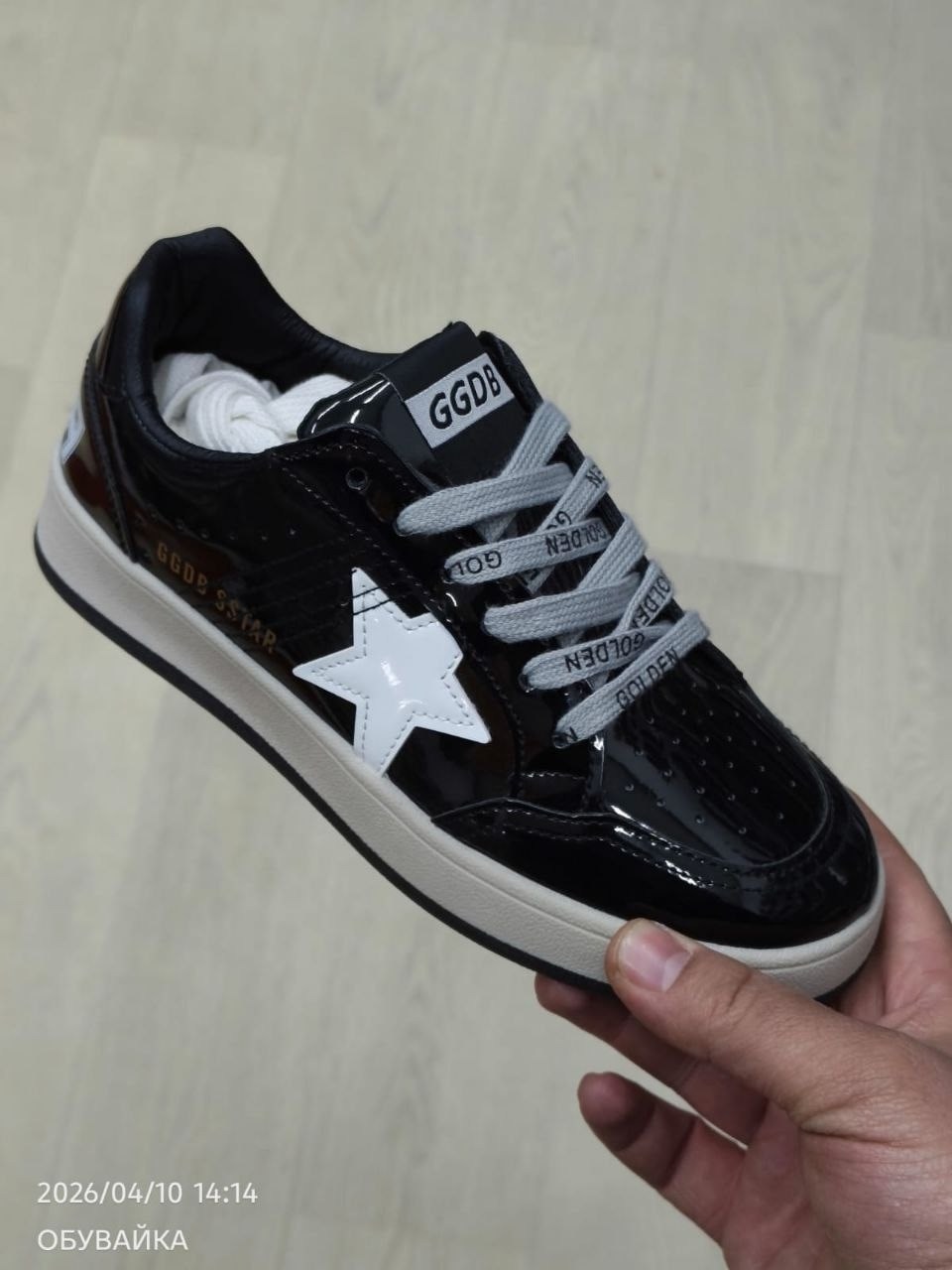 ,golden goose ball star,кроссовки со звездами,кроссовки кеды,женская