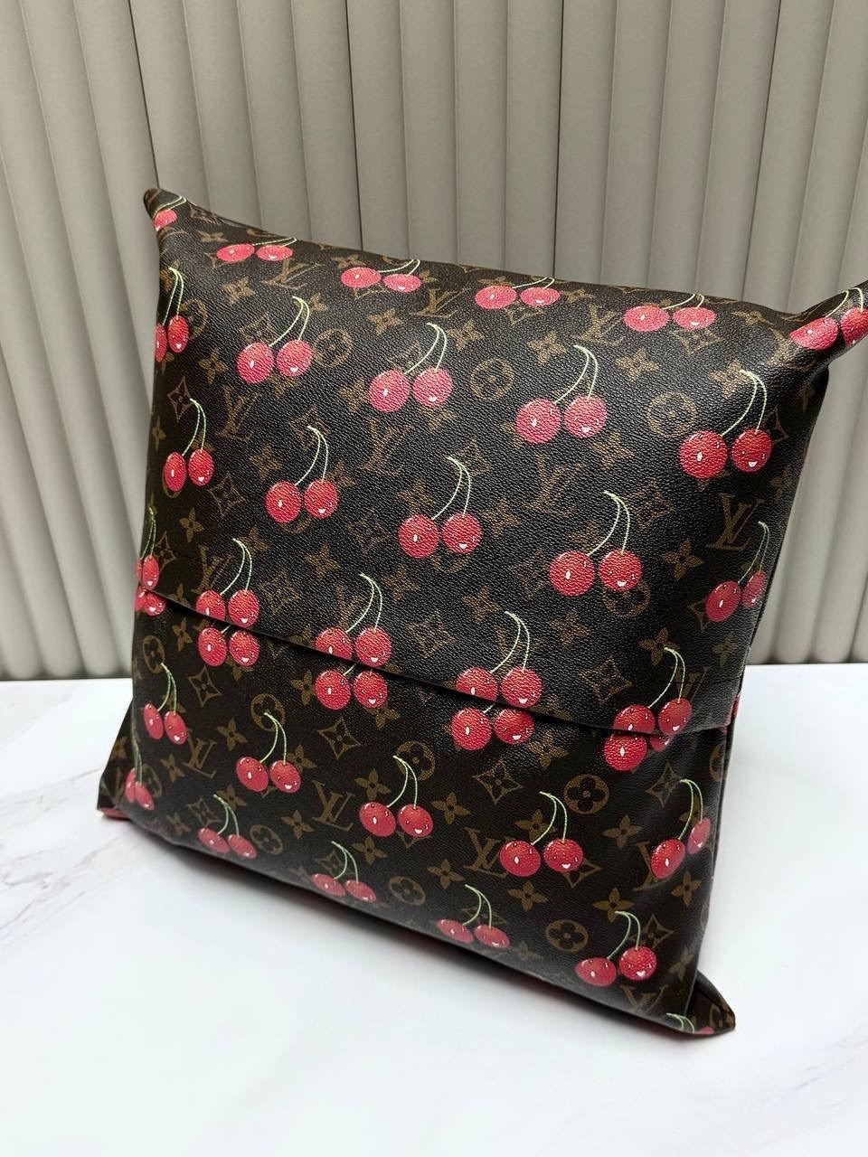 подушка декоративная,louis vuitton monogram,подушка вишенка,подушка подарок,подушек