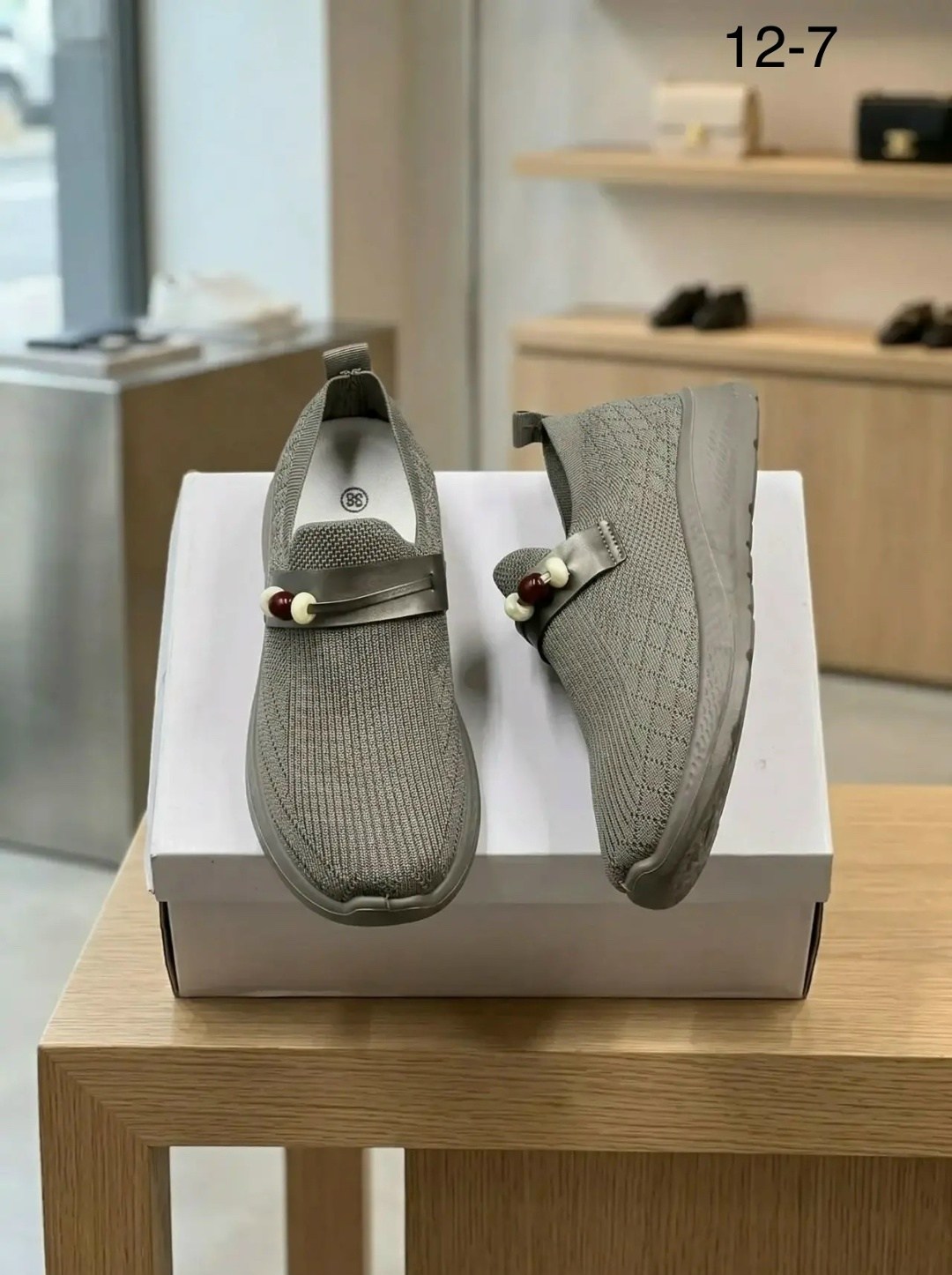 ,женская ,кроссовки женскиe,слипоны женские,повседневные кроссовки