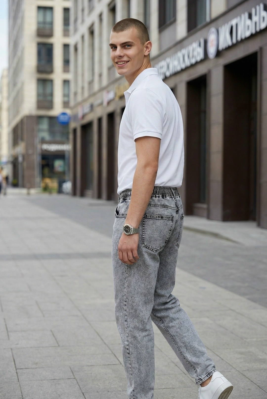 джинсы мужские,джоггеры джинсовые,джинсы джоггеры,серые джоггеры,джинсы бананы зауженные