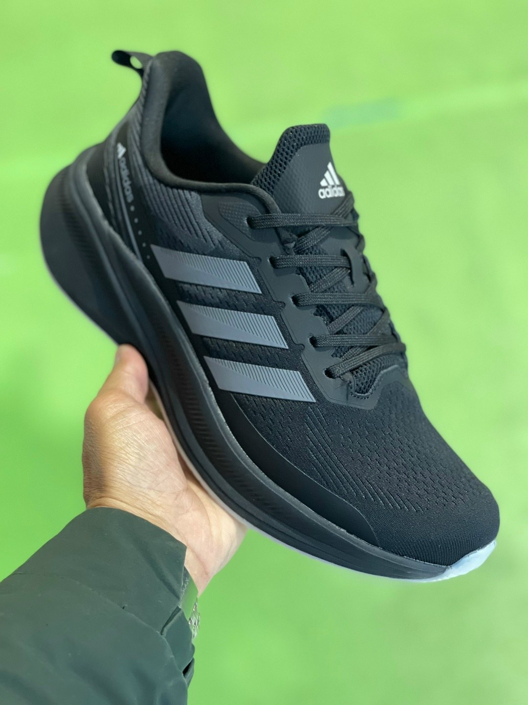 мужские кроссовки adidas,кроссовки adidas,кроссовки,кроссовки адидас дыши,кроссовки адидас новая коллекция 2026