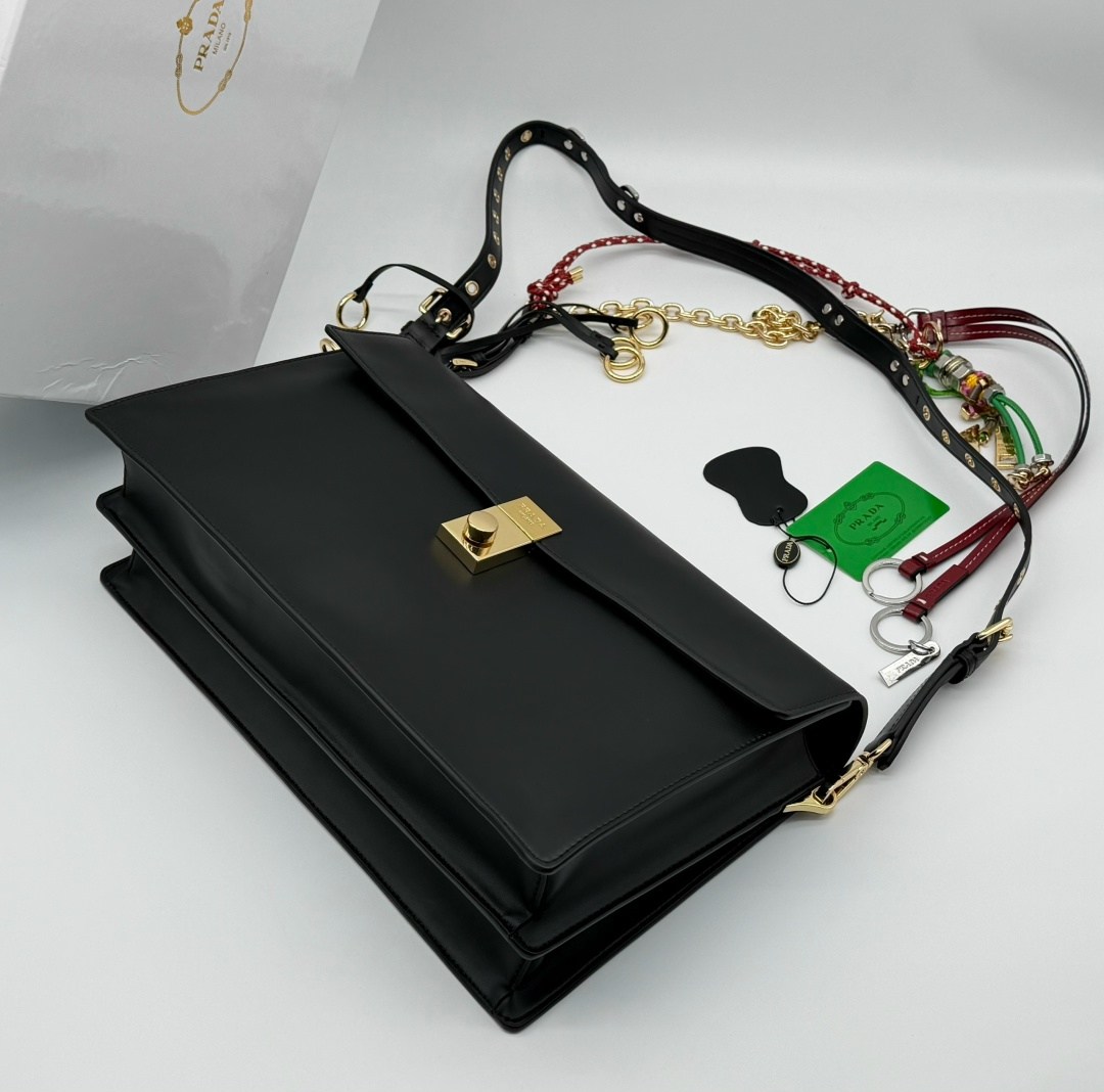 сумка,женская сумка,сумка женская prada,женская кожаный сумки,модная сумочка