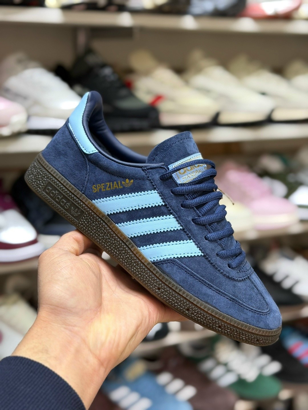 кроссовки adidas spezial,adidas handball spezial,adidas originals handball spezial,кроссовки adidas handball spezial,adidas кроссовки handball spezial w earth strata off white