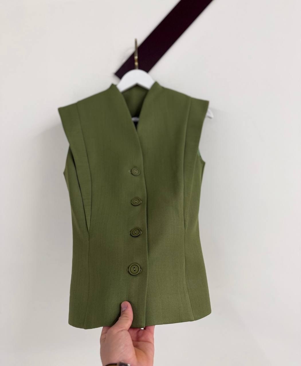 жилет женский черный,жилет женский,жилет,жилет приталенный,жилет черный