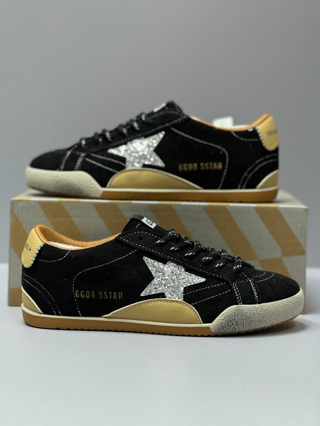 замшевые кроссовки ball star golden goose черный,кеды super-star с блестками golden goose черный,кеды hi star с блестками golden goose черный,кроссовки golden goose super-star черный,кроссовки golden