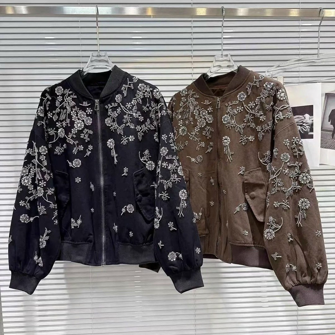 бомбер с вышивкой,куртка с вышивкой,женская куртка бомбер,куртка-бомбер,куртка женская