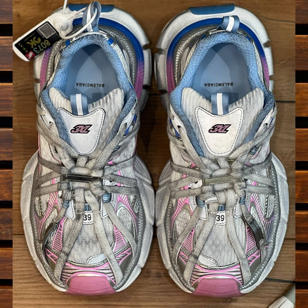 женские кроссовки balenciaga,кроссовки balenciaga 3xl женские,кроссовки balenciaga,кроссовки balenciaga runner,кроссовки balenciaga 3 xl