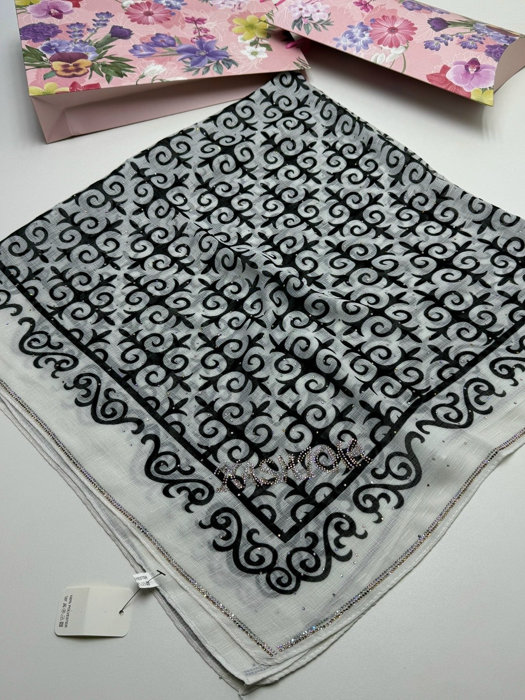 бандана платок,брендовый платок,новинки платок,платок,женские платки