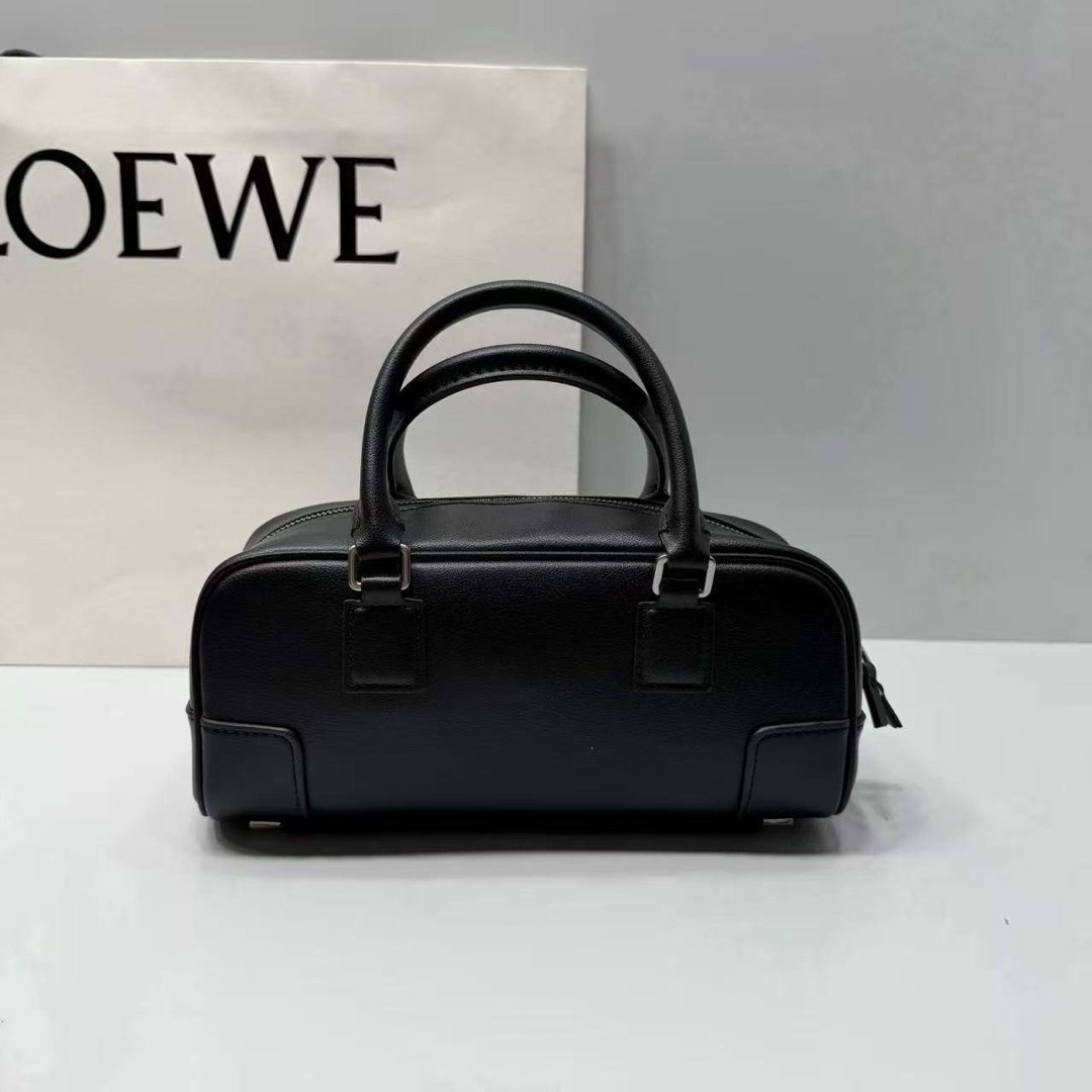 loewe сумка,сумка женская loewe кожаная с ручками,сумка женская loewe из натуральной кожи,женская сумка loewe,сумка