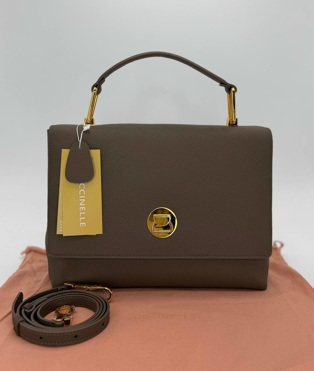 сумка сэтчел coccinelle liya черный,сумка coccinelle,женская сумка coccinelle,сумка сэтчел кожаная liya coccinelle,женская сумка bella