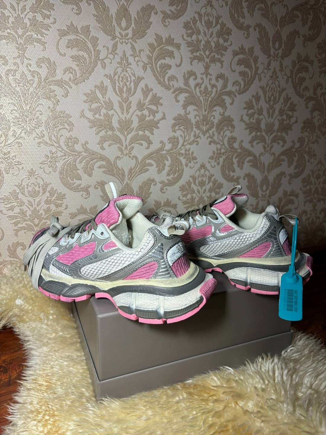 кроссовки женские balenciaga,серо-розовые женские кроссовки 3xl balenciaga,женские кроссовки balenciaga 3xl серебристые с розовым,кроссовки balenciaga,