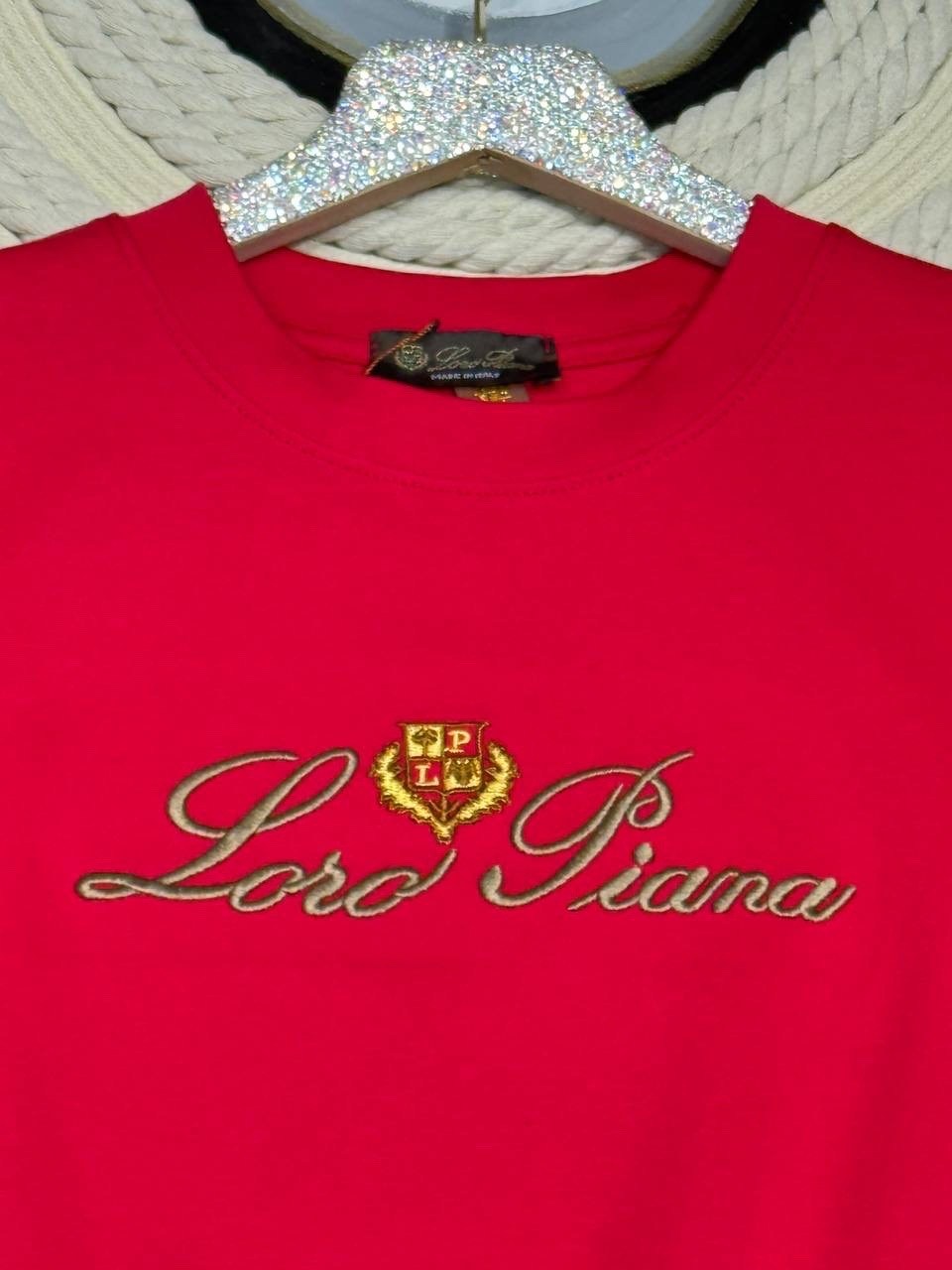 футболки женская,красные футболки,футболка,джемпер,женский джемпер