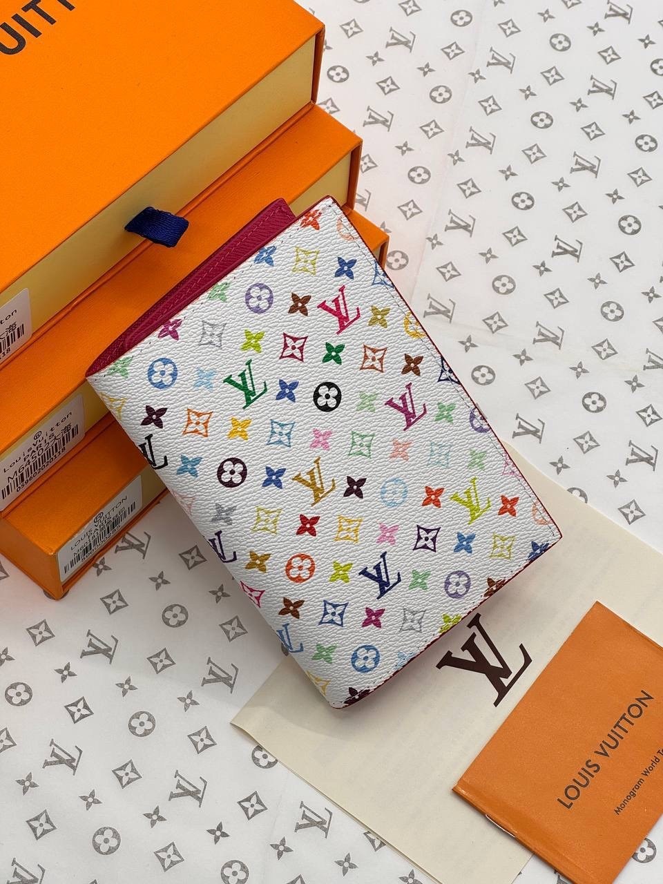 обложка на паспорт louis vuitton,чехол на паспорт луи виттон,обложка на паспорт louis vuitton оригинал,обложка луи виттон,кошелек louis vuitton
