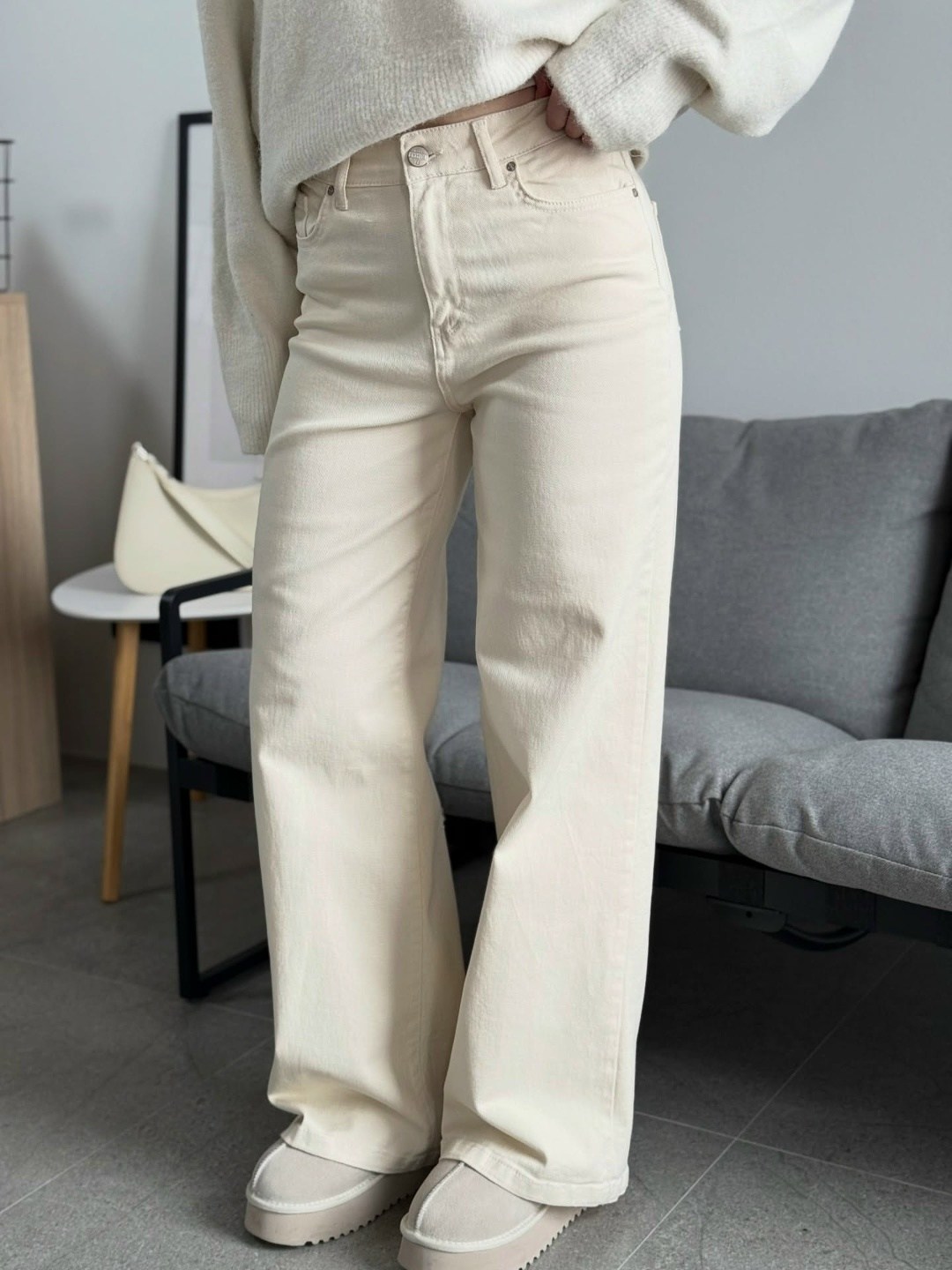 бежевые джинсы,джинсы женские бежевые,джинсы брюки,женские джинсы,бежевый джемпер