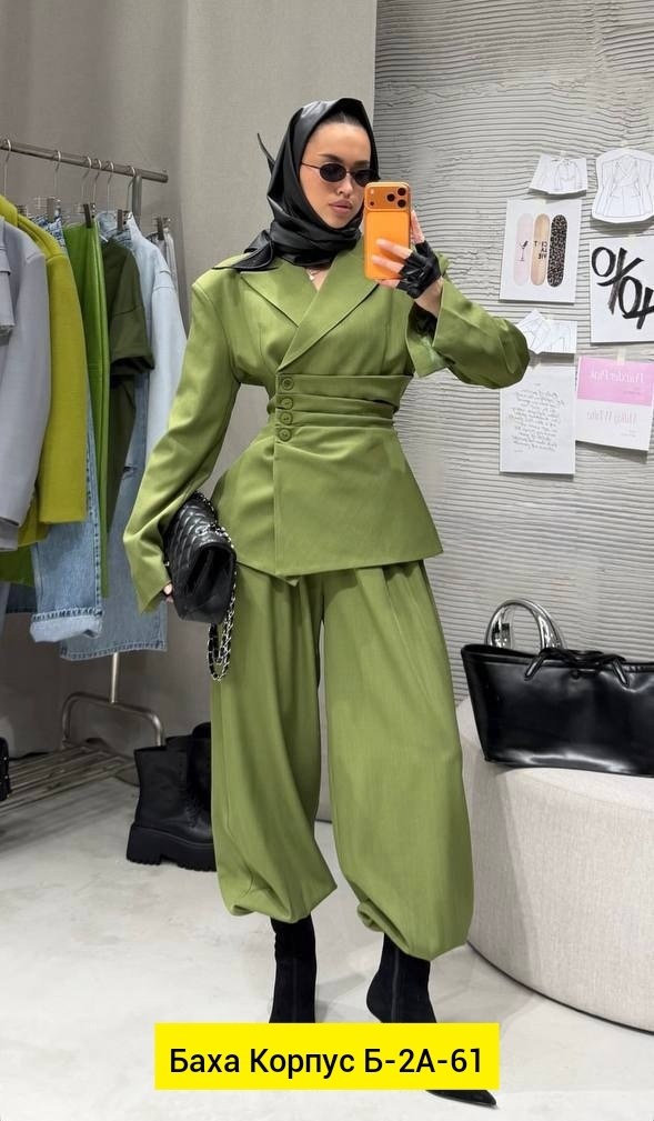 брючный костюм женский,женский костюм,белый костюм,белый брючный костюм,брючный костюм с поясом