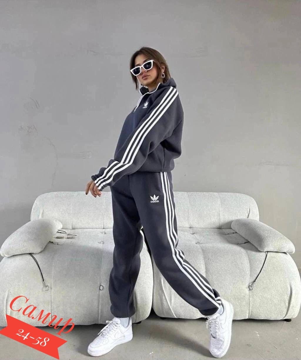 костюм спортивный женский adidas,костюм женский adidas,спортивный костюм adidas женский цвет зелёный,женский костюм адидас,спортивный костюм essentials adidas зеленый