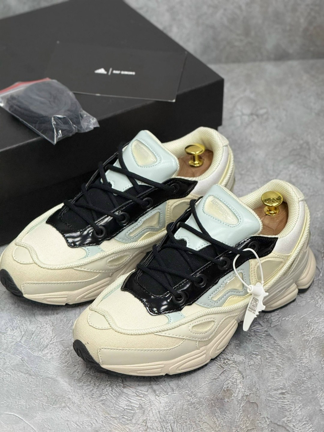 adidas raf simons ozweego 3 cream white,кроссовки adidas raf simons ozweego cream white,adidas raf simons ozweego 3,adidas raf simons ozweego cream white,женские кроссовки adidas x raf simons ozweego
