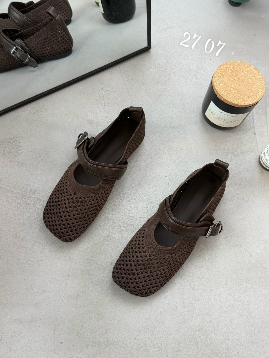 ,женские туфли на плоской подошве,туфли на плоской подошве,босоножки с перфорацией,туфли мэри джейн