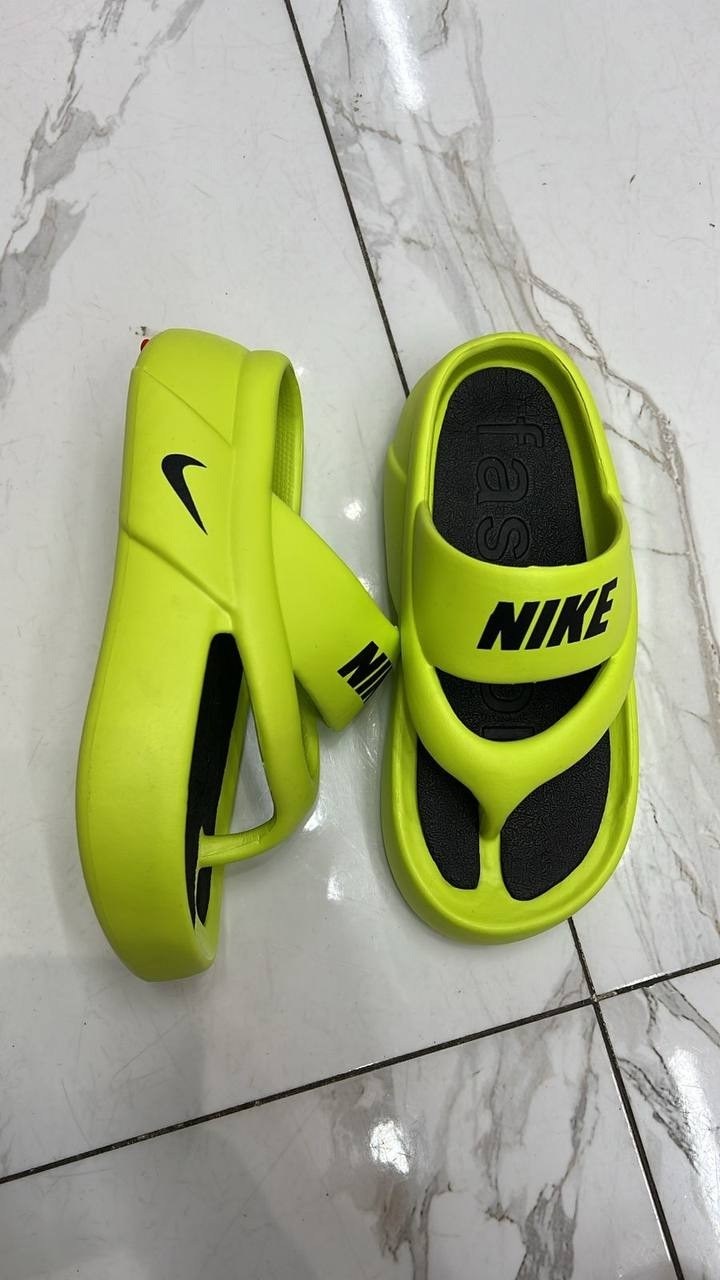 шлепанцы adidas,adidas тапочки,,adidas сланцы,шлепки женские