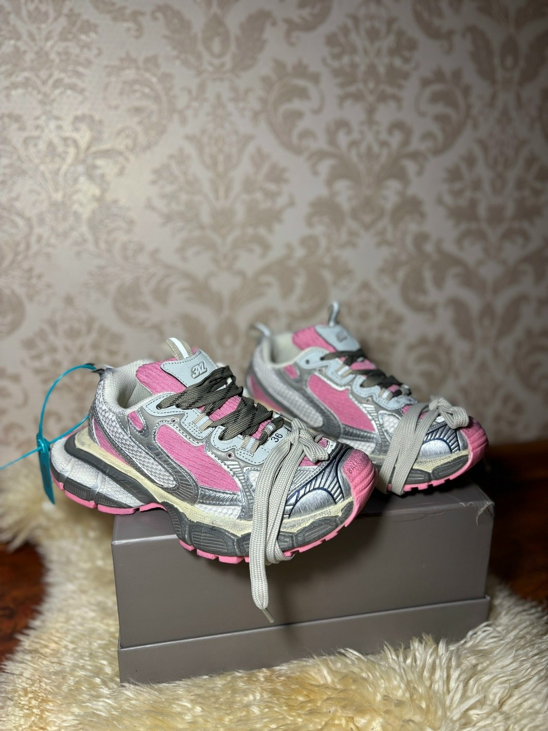 кроссовки женские balenciaga,серо-розовые женские кроссовки 3xl balenciaga,женские кроссовки balenciaga 3xl серебристые с розовым,кроссовки balenciaga,