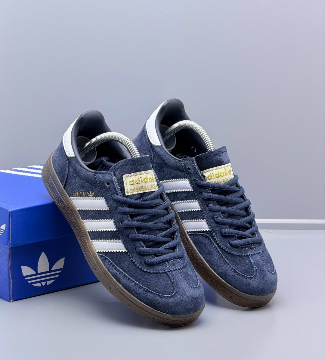 adidas originals handball spezial,adidas spezial handball,мужские кроссовки adidas handball spezial,кроссовки adidas spezial,кроссовки adidas handball spezial 'navy gum'