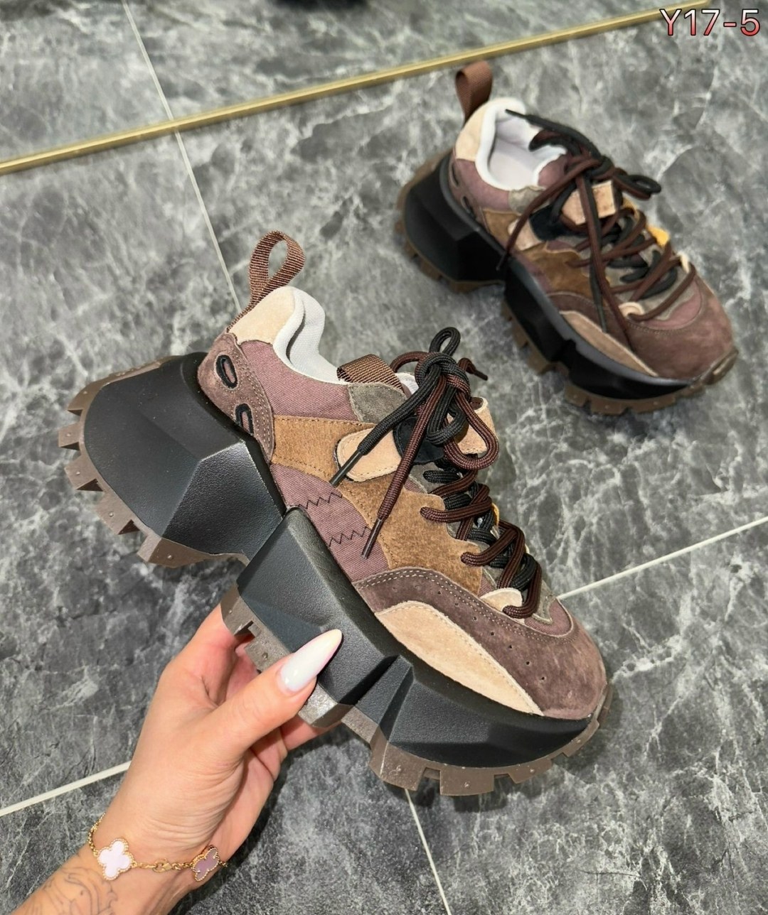 женские кроссовки,женские массивные кроссовки,,массивные кроссовки,спортивная