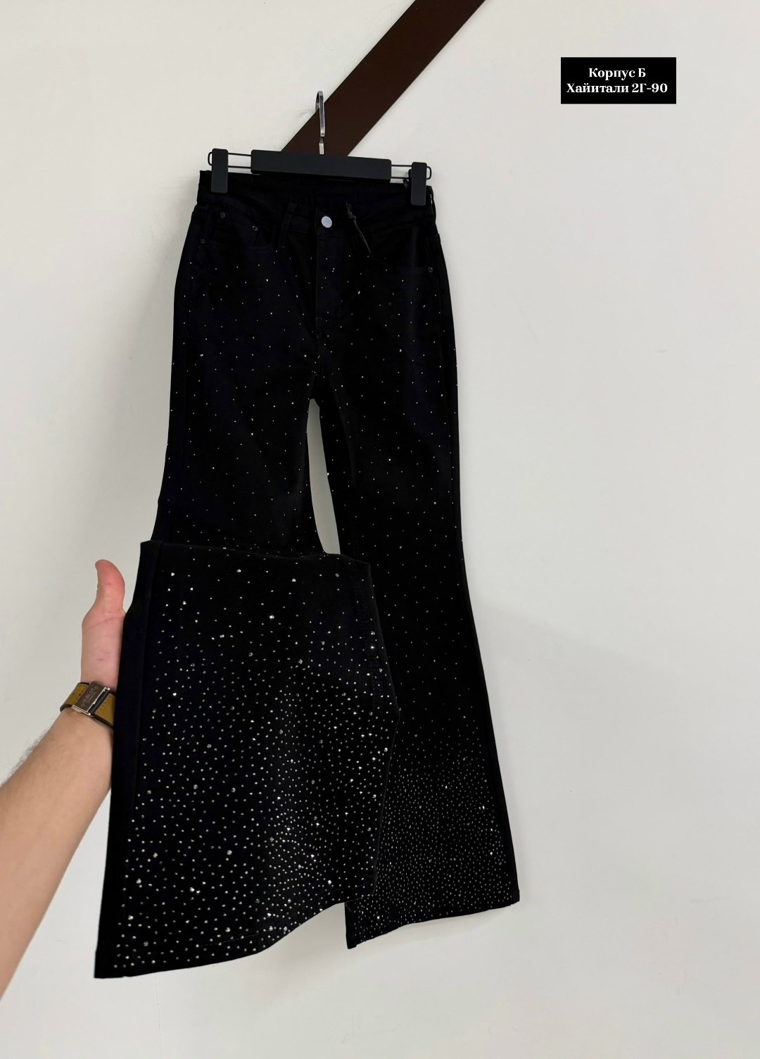 женские джинсы со стразами,джинсы в стразах,женские джинсы,джинсы женские zolla 22333710v06199d0 черные,джинсы для девочек клеш