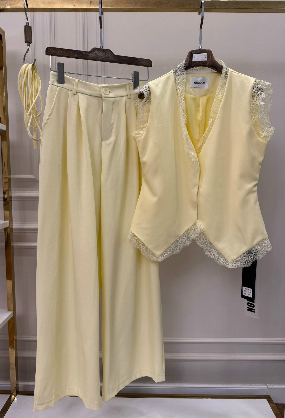 пижама тройка из натурального шёлка mia-amore fellini 3916 пудра,пижамный женский комплект с брюками mia-amore "windsor" 3886 пудра,пижама из натурального шелка с кружевом mia-amore windsor 3886 пудра