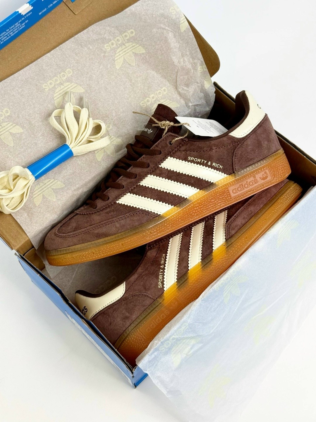 кроссовки adidas handball spezial sporty & rich brown кеды adidas samba 430107665,кроссовки adidas handball spezial sporty & rich на шнурках,кроссовки adidas handball spezial sporty & rich brown,кросс