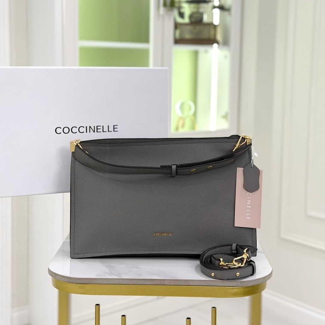 сумка coccinelle,сумка женская coccinelle,сумка,coccinelle сумка на плечо,классическая сумка