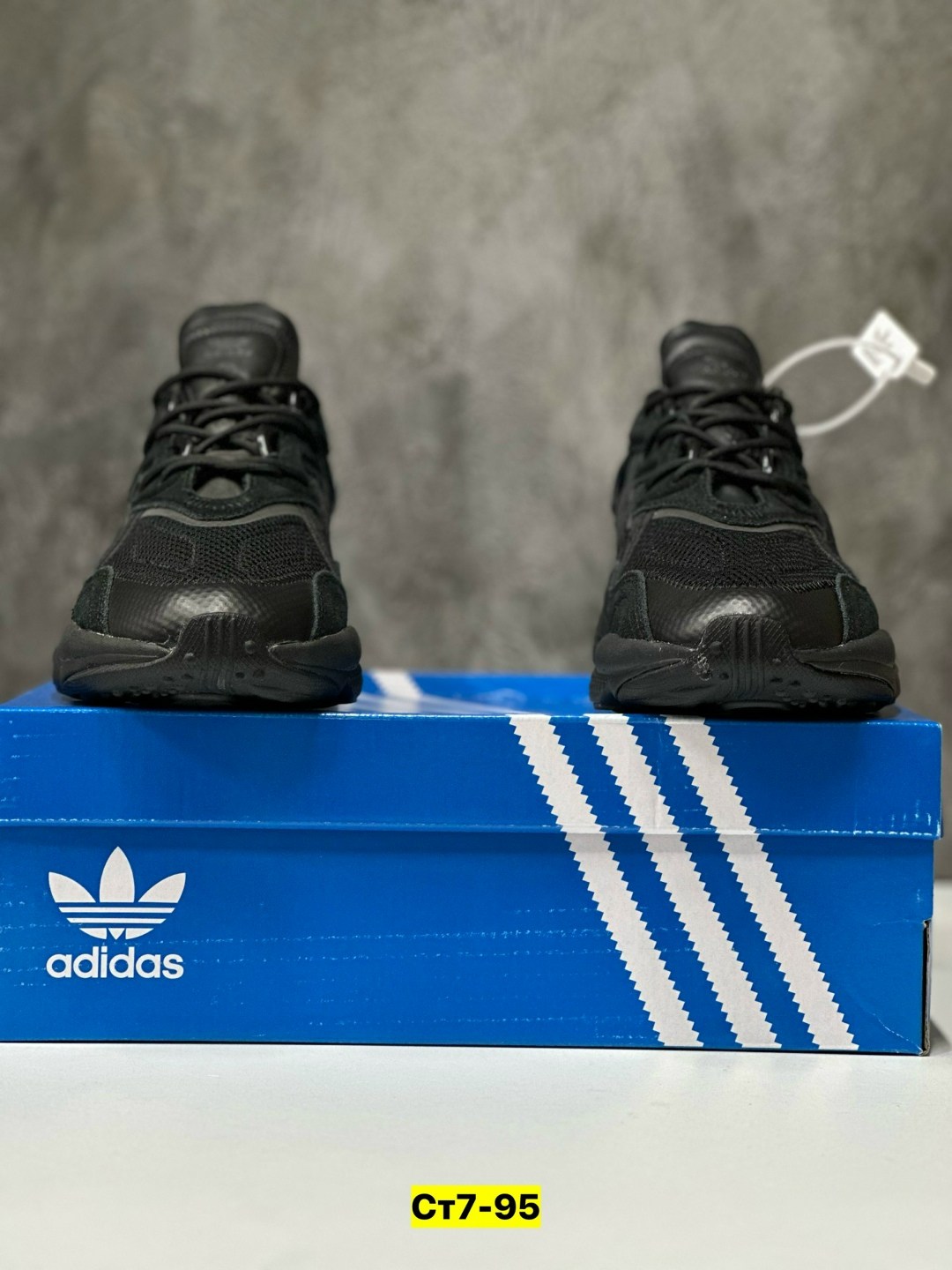 кроссовки adidas,мужские кроссовки adidas,кроссовки adidas ozweego,кроссовки мужские adidas ozweego,зимние кроссовки adidas