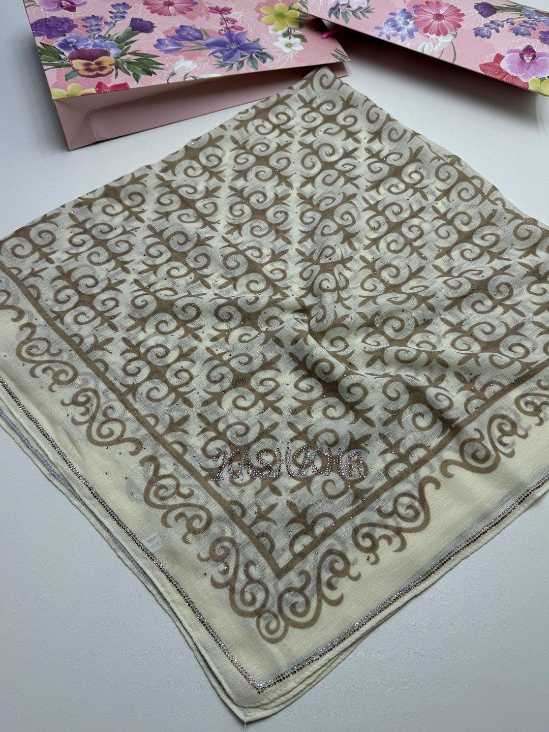 бандана платок,брендовый платок,новинки платок,платок,женские платки