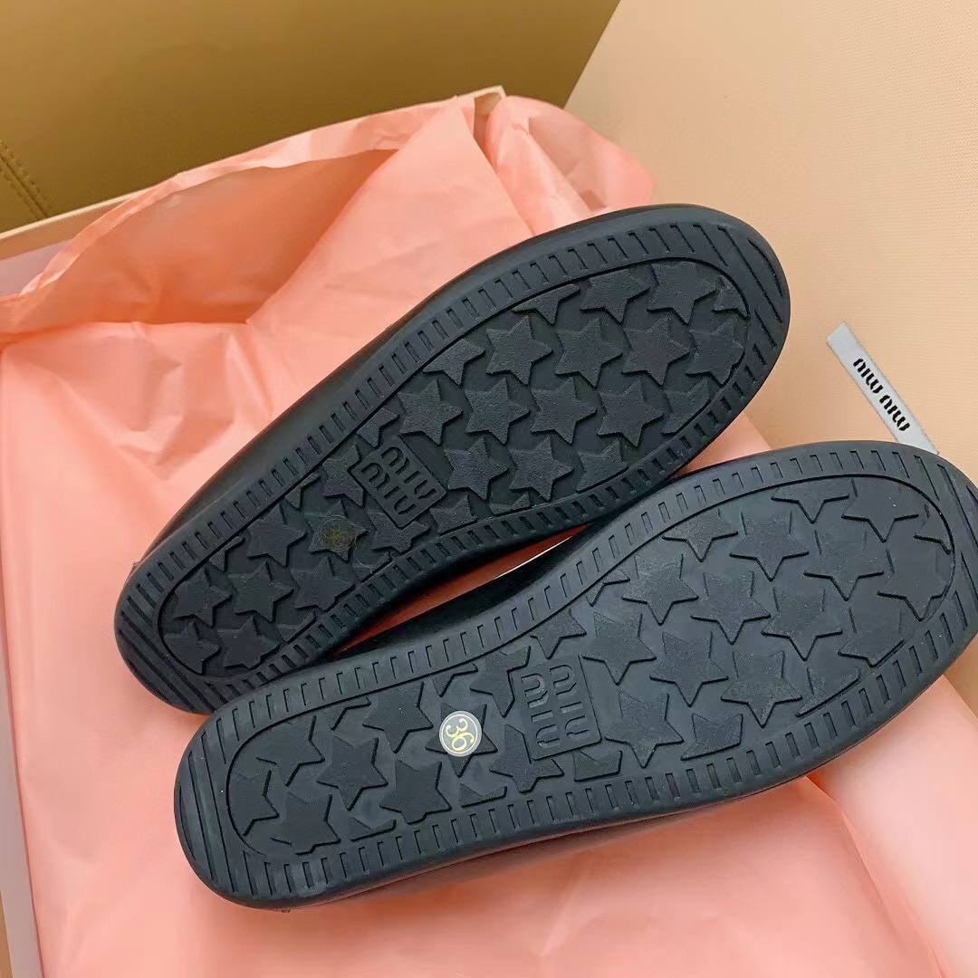 ,кожаные лоферы,женские лоферы,лоферы miu miu,женские кожаные лоферы