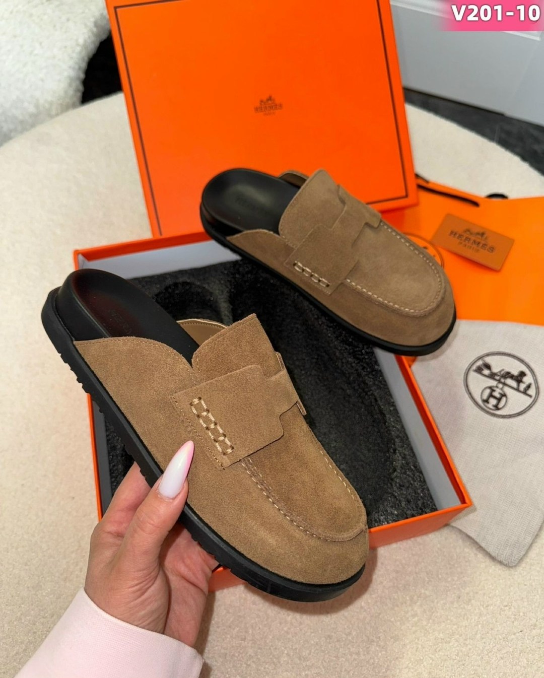 ,hermes сабо женские,замшевые шлепанцы hermes,мюли hermes,замшевые сабо hermes