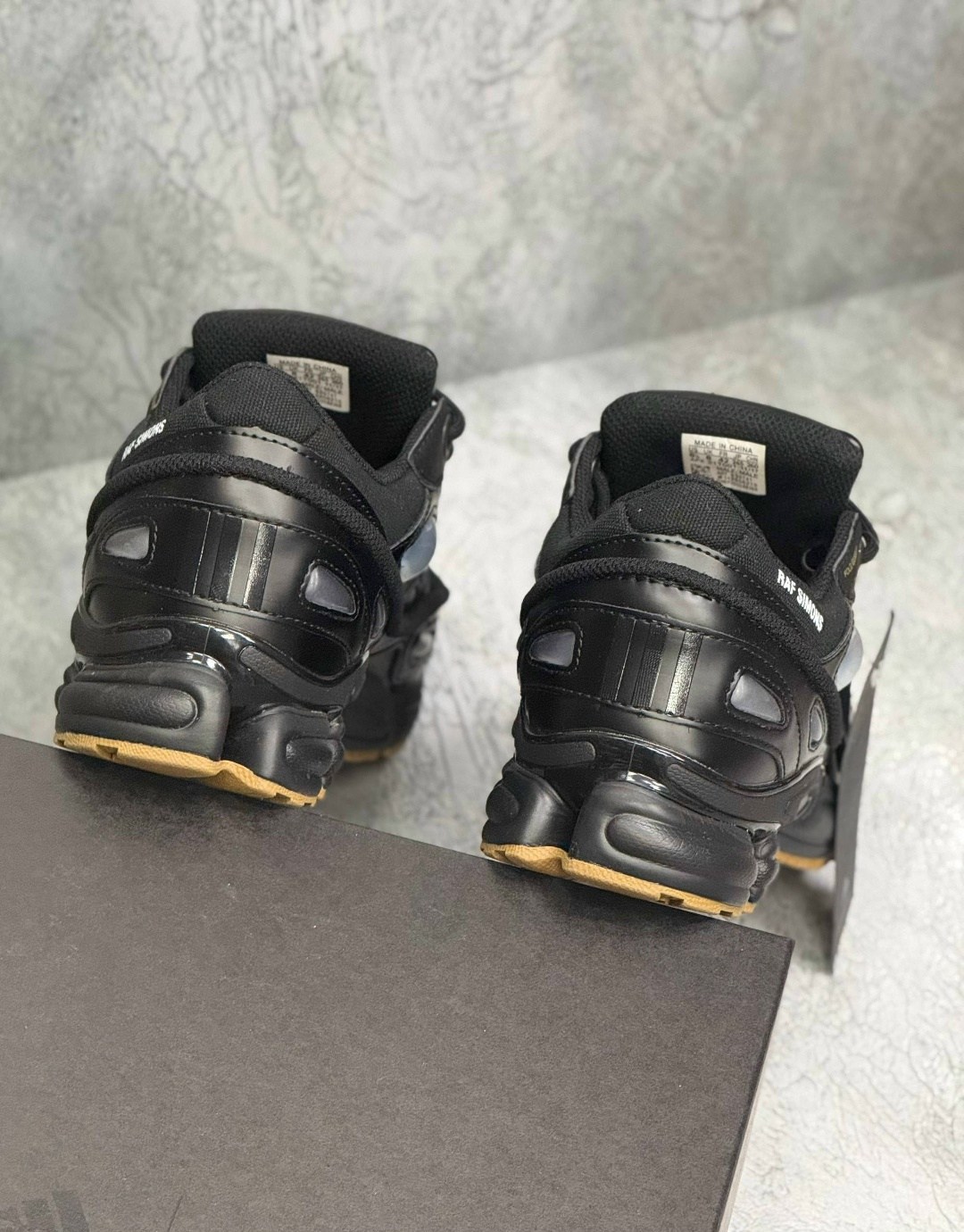 adidas raf simons ozweego 3,кроссовки adidas raf simons x ozweego 3 black corn черный,adidas raf simons x ozweego 3 black corn bb6741,adidas raf simons ozweego,adidas raf simons ozweego black bunny