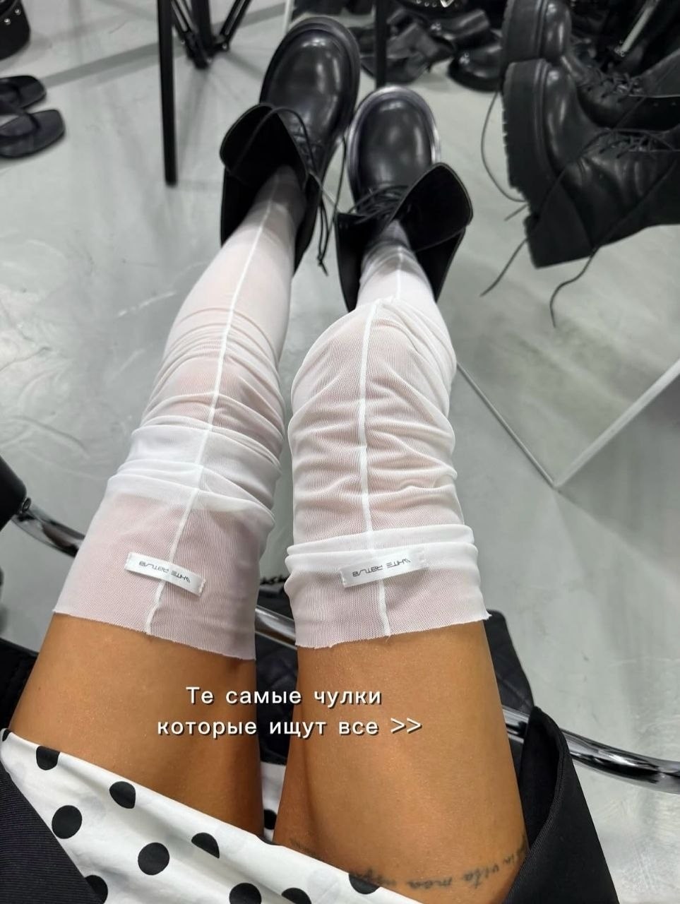 розовые чулки,женские чулки,девушки в розовых чулках,женские чулки прозрачные,женские нейлоновые чулки